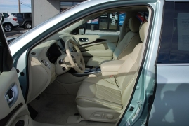 Used 2014  INFINITI QX60 Hybrid 4d SUV AWD at Bulldog Motors near Pasco, WA