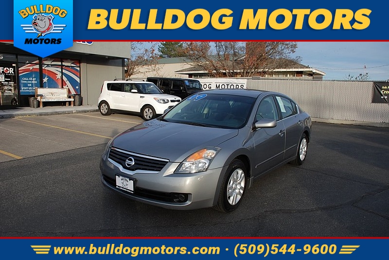 Used 2009  Nissan Altima 4dr Sdn I4 CVT 2.5 S at Bulldog Motors near Pasco, WA