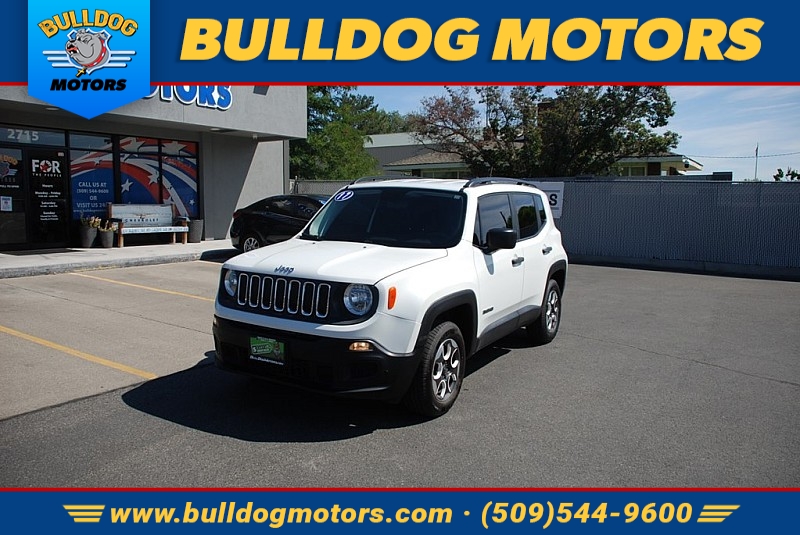 Used 2017  Jeep Renegade 4d SUV 4WD Sport at Bulldog Motors near Pasco, WA