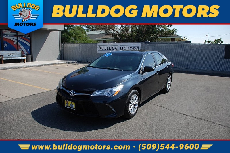 Used 2016  Toyota Camry 4d Sedan SE at Bulldog Motors near Pasco, WA