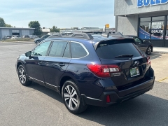 Used 2018  Subaru Outback 4d SUV 2&period;5i Limited at Bulldog Motors near Pasco&comma; WA