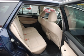 Used 2018  Subaru Outback 4d SUV 2&period;5i Premium at Bulldog Motors near Pasco&comma; WA