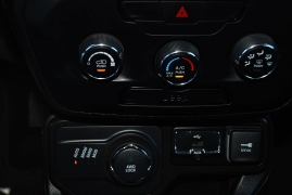 Used 2020 Jeep Renegade 4d SUV 4WD Sport at Bulldog Motors near Pasco, WA