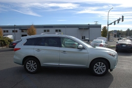Used 2014  INFINITI QX60 Hybrid 4d SUV AWD at Bulldog Motors near Pasco, WA