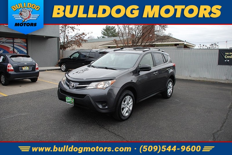 Used 2015  Toyota RAV4 4d SUV AWD LE at Bulldog Motors near Pasco&comma; WA
