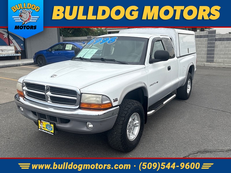 Used 1999  Dodge Dakota Club Cab 131" WB 4WD at Bulldog Motors near Pasco&comma; WA