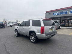 Used 2011  Cadillac Escalade 4d SUV AWD Premium at Bulldog Motors near Pasco&comma; WA