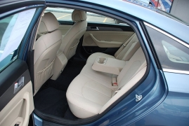 Used 2015  Hyundai Sonata 4d Sedan SE at Bulldog Motors near Pasco, WA