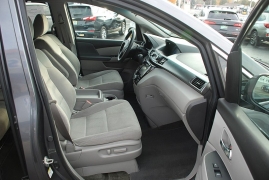 Used 2015  Honda Odyssey 4d Wagon EX at Bulldog Motors near Pasco, WA