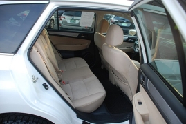 Used 2017  Subaru Outback 4d SUV 2.5i Premium at Bulldog Motors near Pasco, WA