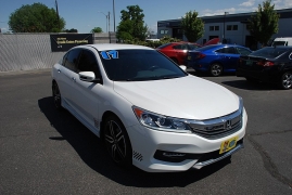 Used 2017 Honda Accord Sedan 4d Sport SE CVT at Bulldog Motors near Pasco, WA