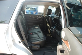 Used 2013 INFINITI JX35 4d SUV AWD at Bulldog Motors near Pasco, WA
