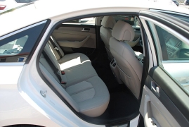 Used 2016 Hyundai Sonata Plug-In Hybrid 4d Sedan at Bulldog Motors near Pasco, WA