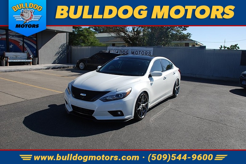 Used 2017  Nissan Altima 4d Sedan 2.5L SR at Bulldog Motors near Pasco, WA