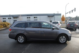 Used 2015  Honda Odyssey 4d Wagon EX at Bulldog Motors near Pasco, WA