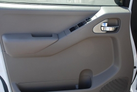 Used 2010 Nissan Frontier 4WD Crew Cab SWB Auto SE at Bulldog Motors near Pasco, WA