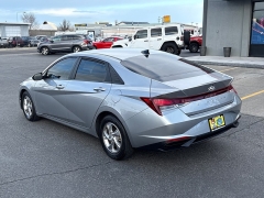 Used 2021  Hyundai Elantra SE IVT at Bulldog Motors near Pasco&comma; WA