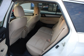 Used 2017  Subaru Outback 4d SUV 2.5i Premium at Bulldog Motors near Pasco, WA