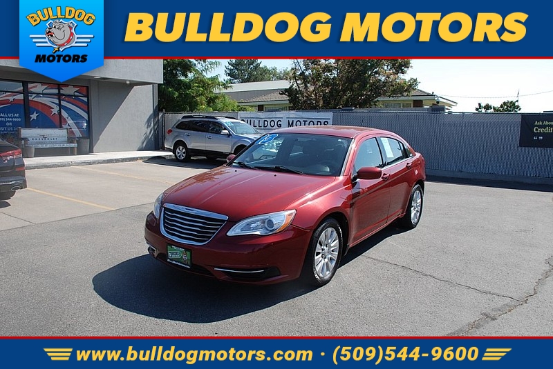 Used 2013  Chrysler 200 4d Sedan LX Z at Bulldog Motors near Pasco, WA