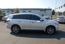 Used 2013 INFINITI JX35 4d SUV AWD at Bulldog Motors near Pasco, WA