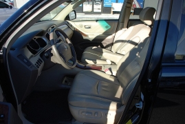 Used 2006  Toyota Highlander 4dr V6 4WD w&sol;3rd Row &lpar;Natl&rpar; at Bulldog Motors near Pasco&comma; WA