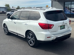 Used 2020  Nissan Pathfinder 4d SUV 4WD Platinum at Bulldog Motors near Pasco&comma; WA