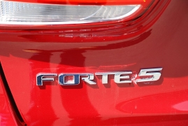 Used 2017  Kia Forte5 5d Hatchback LX at Bulldog Motors near Pasco, WA