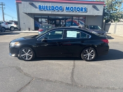 Used 2017  Subaru Legacy 4d Sedan 3&period;6R Limited at Bulldog Motors near Pasco&comma; WA
