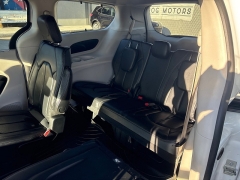 Used 2019  Chrysler Pacifica Touring L FWD at Bulldog Motors near Pasco&comma; WA