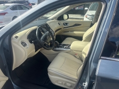 Used 2017  INFINITI QX60 4d SUV AWD at Bulldog Motors near Pasco&comma; WA