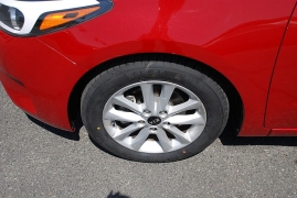 Used 2017  Kia Forte5 5d Hatchback LX at Bulldog Motors near Pasco, WA