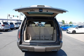 Used 2013 Cadillac Escalade 4d SUV AWD Premium at Bulldog Motors near Pasco, WA