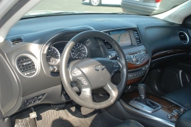 Used 2013 INFINITI JX35 4d SUV AWD at Bulldog Motors near Pasco, WA