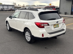 Used 2017  Subaru Outback 4d SUV 2&period;5i Premium at Bulldog Motors near Pasco&comma; WA