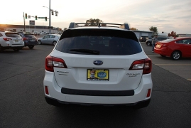 Used 2017  Subaru Outback 4d SUV 2.5i Premium at Bulldog Motors near Pasco, WA