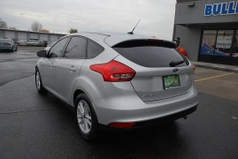 Used 2017  Ford Focus 4d Hatchback SE at Bulldog Motors near Pasco, WA