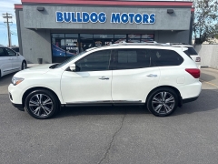 Used 2020  Nissan Pathfinder 4d SUV 4WD Platinum at Bulldog Motors near Pasco&comma; WA