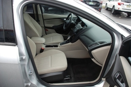 Used 2017  Ford Focus 4d Hatchback SE at Bulldog Motors near Pasco, WA