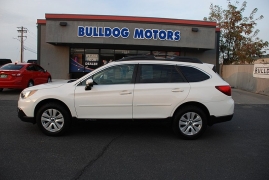 Used 2017  Subaru Outback 4d SUV 2.5i Premium at Bulldog Motors near Pasco, WA