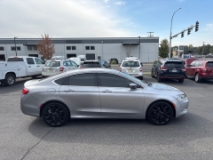Used 2016  Chrysler 200 4d Sedan C AWD at Bulldog Motors near Pasco&comma; WA