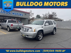 Used 2011  Cadillac Escalade 4d SUV AWD Premium at Bulldog Motors near Pasco&comma; WA