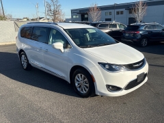 Used 2019  Chrysler Pacifica Touring L FWD at Bulldog Motors near Pasco&comma; WA