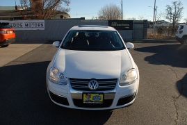 Used 2009  Volkswagen Jetta Sedan 4dr PZEV at Bulldog Motors near Pasco&comma; WA