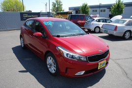 Used 2017  Kia Forte5 5d Hatchback LX at Bulldog Motors near Pasco, WA