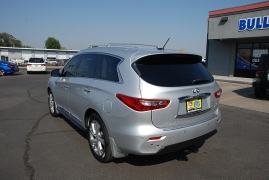 Used 2013 INFINITI JX35 4d SUV AWD at Bulldog Motors near Pasco, WA
