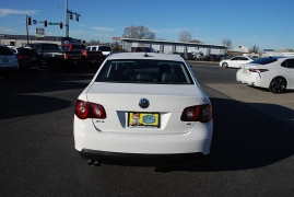 Used 2009  Volkswagen Jetta Sedan 4dr PZEV at Bulldog Motors near Pasco&comma; WA