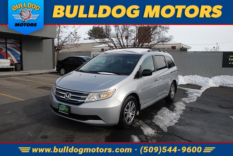 Used 2011  Honda Odyssey 5d Wagon EX-L at Bulldog Motors near Pasco, WA