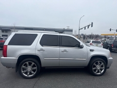 Used 2011  Cadillac Escalade 4d SUV AWD Premium at Bulldog Motors near Pasco&comma; WA