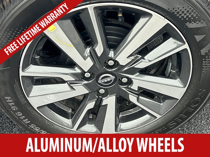 2025 Nissan Versa SV photo 4