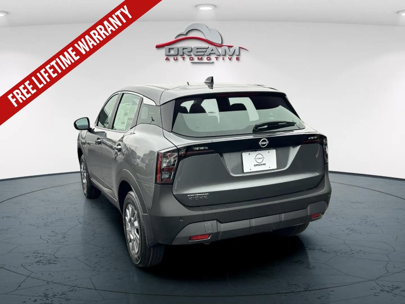 2026 Nissan Kicks S photo 4